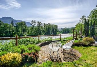 Riverfront Paradise w/ Hot Tub--Little River House has rooms with a private hot tub