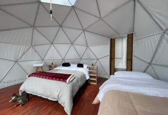 Glamping Wayra has Balcony rooms