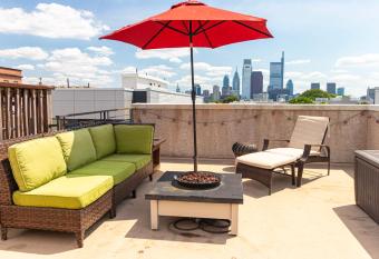 Alina & Fanny - Philadelphia Francisville has Balcony rooms