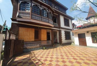 Hotel Wazir Palace has Balcony rooms