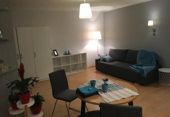 Cosy studio apartment with swimming pool & jacuzzi access allows 18 year olds to book a room