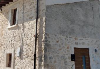 Casetta Tipica in Borgo, indipendente, ristrutturata allows 18 year olds to book a room