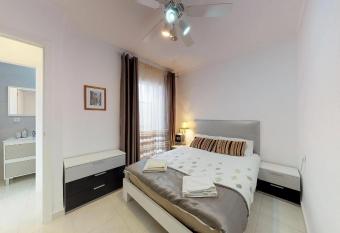 Bungalow Holiday Home allows 18 year olds to book a room