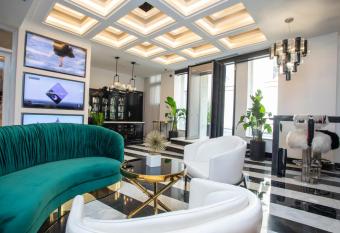 Hotel Philosophy allows 18 year olds to book a room