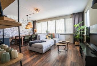 The Lion King - 6 Person linked apartment with roof terrace has Balcony rooms