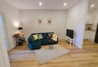 RYNEK 2 DUKLA- POKOJE I APARTAMENTY has Balcony rooms