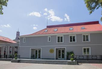 CORVIN HOUSE allows 18 year olds to book a room