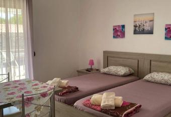 Xenia Apartments Keramoti (Studio 1) has Balcony rooms