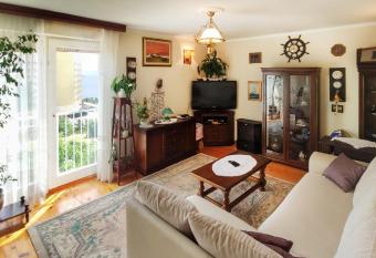 Lilly has rooms with a private hot tub