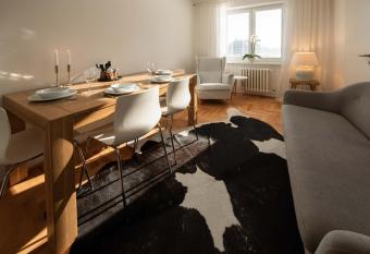 apartm  n NA NOC V BOHDAN  I allows 18 year olds to book a room