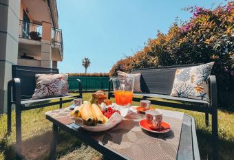 Appartamento incantevole a 100 mt dal mare has Smoking rooms