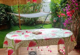 Appartement de 2 chambres a Sanary sur Mer a 300 m de la plage avec jardin clos has Balcony rooms