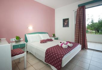 Theoni Apartments allows 18 year olds to book a room