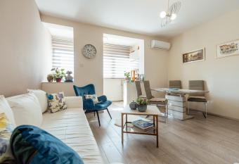 GreenSun Apartment has Balcony rooms