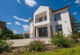 F  red Centrum Panzi   allows 18 year olds to book a room