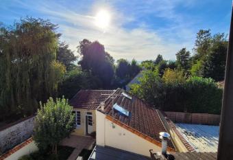 Hollyday Apart Paris Saint-Brice CDG France has Balcony rooms