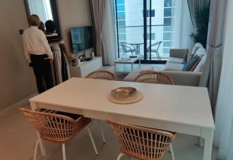 OneSeason Holiday Homes has Balcony rooms