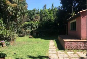 Casa in campagna allows 18 year olds to book a room