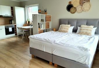 Boho Apartment Oldenburg allows 18 year olds to book a room