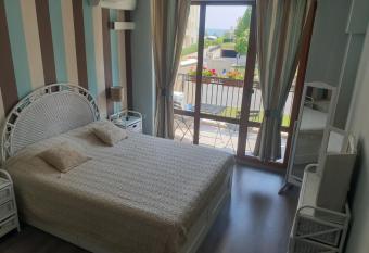 Lilly apartment Pomorie has Balcony rooms
