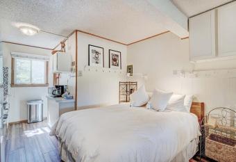 Park Meadows Lodge Unit 3A allows 18 year olds to book a room