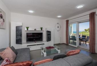 Beach apartment An  ela A2 has Balcony rooms