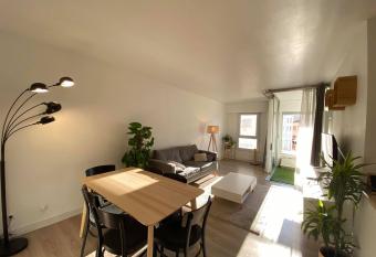 Appartement Centre Port allows 18 year olds to book a room