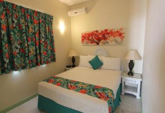 Worthing Court Apartment Hotel has Balcony rooms