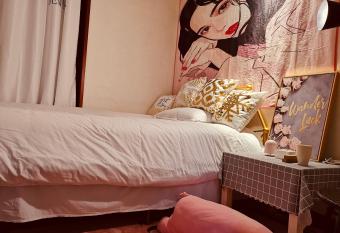                         ins               (                        ) has Balcony rooms