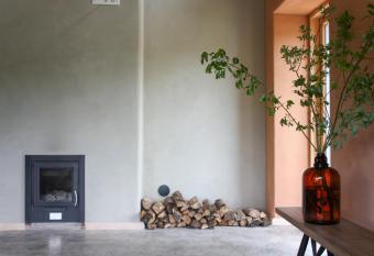 Pinewood Guesthouse has Balcony rooms