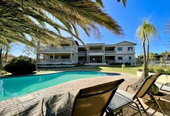 Atlantic Pearl Guest House Midrand has Balcony rooms