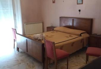 Appartamento turistico Giarre has Smoking/Balcony rooms