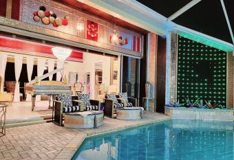 Florida Celebrity Millionaire Mansion has Balcony rooms