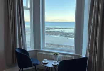 Belle View Apartments has Balcony rooms