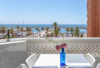 Marina view apartment has Balcony rooms