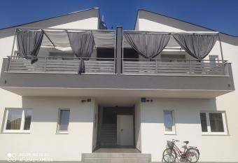 Apartments LAURA has Balcony rooms