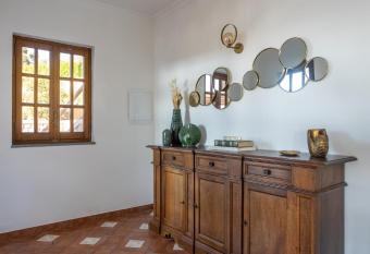 Villa Aurora Pool & Fitness has Balcony rooms