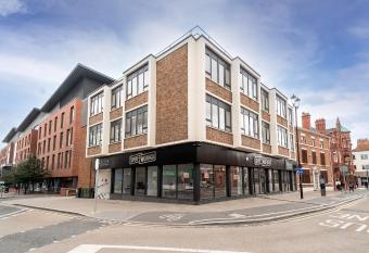 Royal House Luxury Apartments - Chester allows 18 year olds to book a room