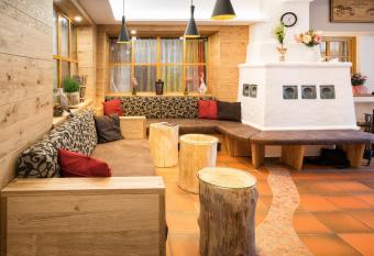 Der Tr  polacherhof Hotel & Restaurant has Balcony rooms