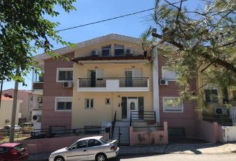 georgia s cozy rooms #1 allows 18 year olds to book a room