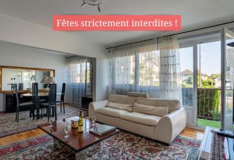 Le Grand Elsau - WIFI - Parking gratuit - 15 min centre has Balcony rooms