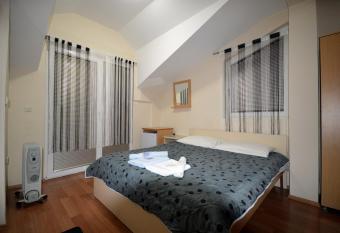 Mitko s Guest House has Balcony rooms