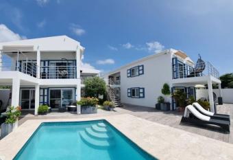 Tradewinds Apartments Simpson Bay has Balcony rooms