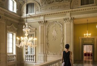 Centro Paolo VI has Balcony rooms