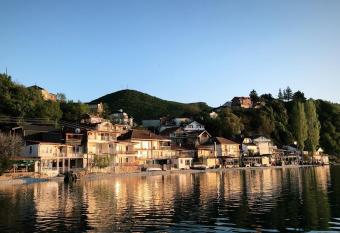 Rooms and Apartaments De Niro has Balcony rooms