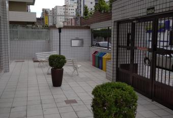 APARTAMENTO CANTO DO FORTE - PROXIMO A PRAIA has Smoking/Balcony rooms