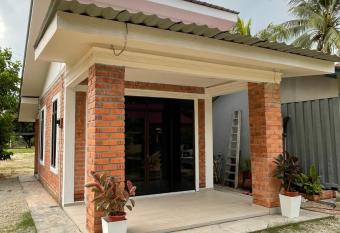 Cabin in the Woods by Abris allows 18 year olds to book a room