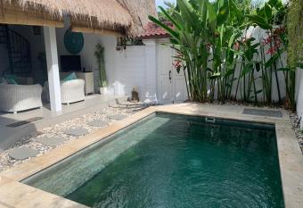 Tiga Pantai Villa Legian has Balcony rooms