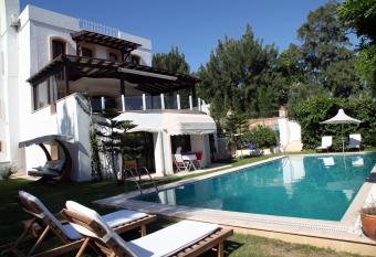 Private Villa- Private pool and garden has Balcony rooms