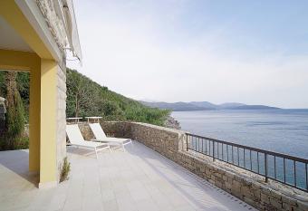 Lustica Bay - Apartment Honey by 2BHome has Balcony rooms